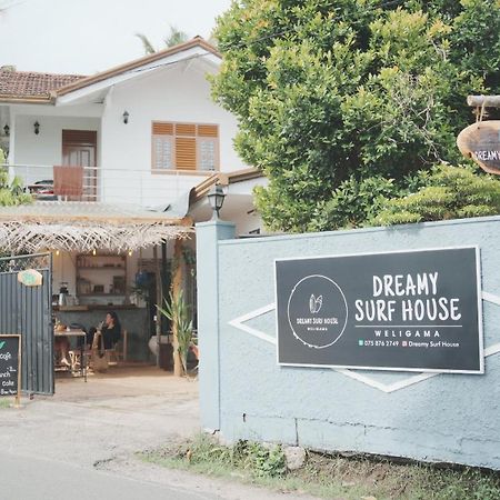 ホテル Dreamy Surf House ウェリガマ エクステリア 写真