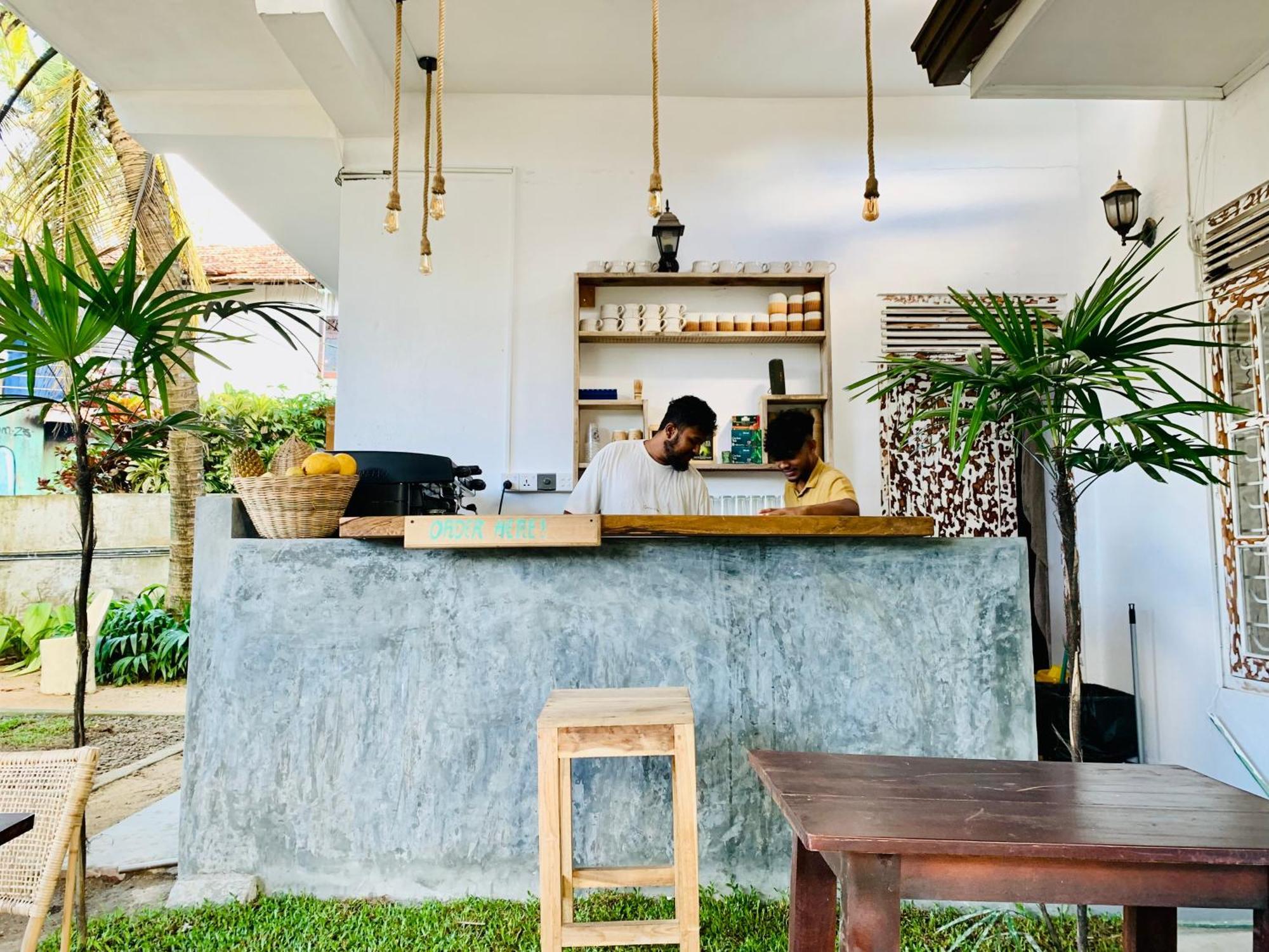 ホテル Dreamy Surf House ウェリガマ エクステリア 写真